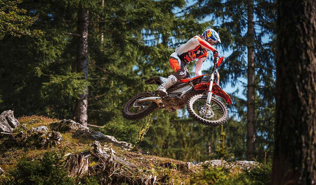 KTM Freeride E 2025: l’evoluzione elettrica arriva off-road