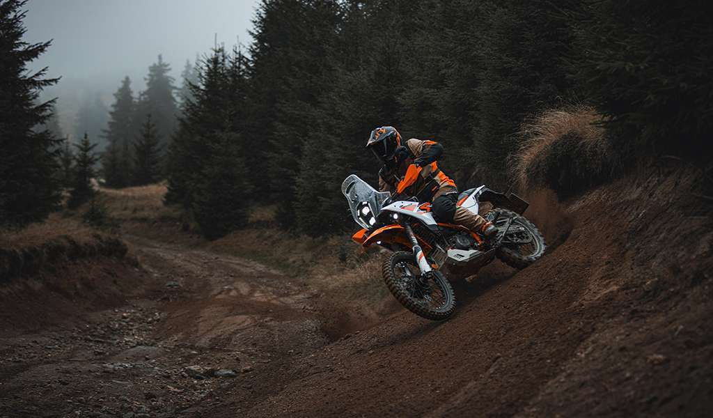 KTM non si ferma: debutta la nuova 390 Adventure 2025