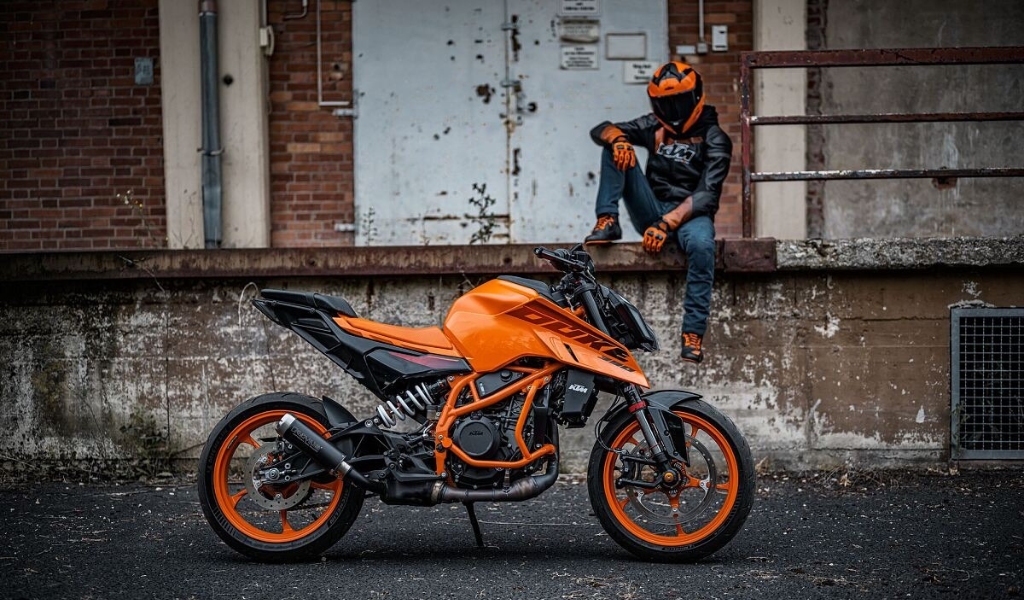 Scopri KTM PowerWear Street e vivi “Ready to Race”