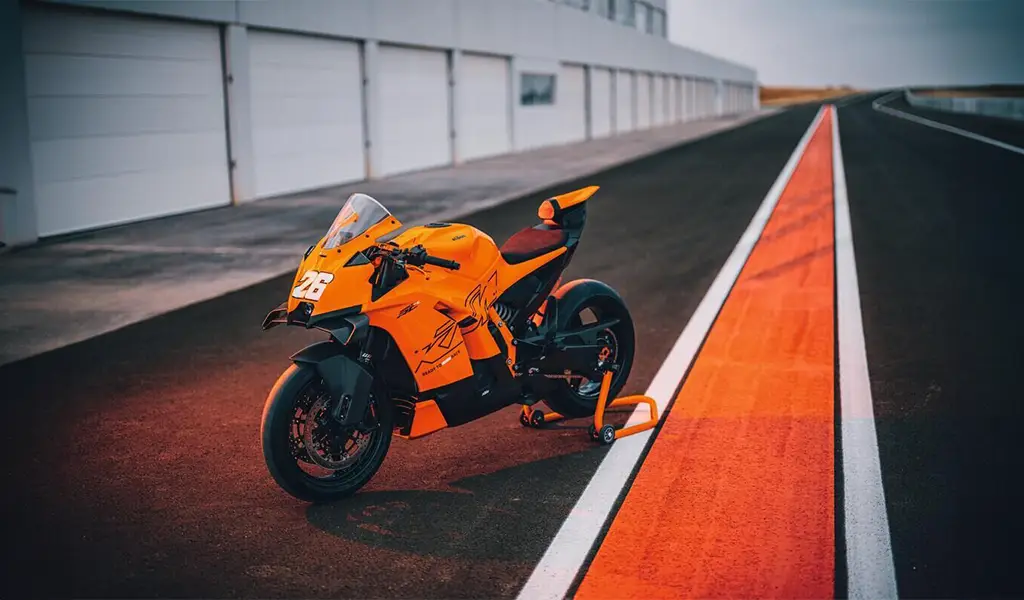 KTM 990 RC R 2026: la nuova supersportiva arriva presto da Mo.Vi Torino