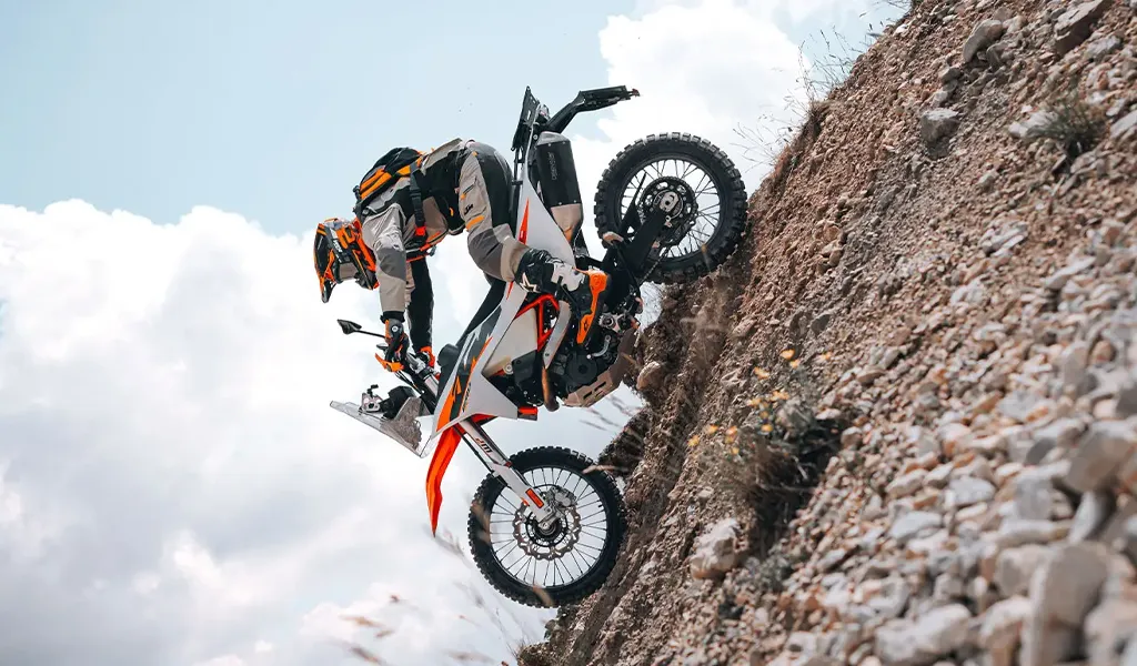 KTM 690 Rally: nata per affrontare ogni terreno